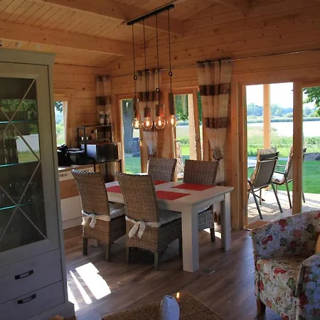 Ferienhaeuser Seeblick Nyaraló