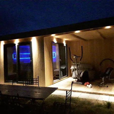 Ferienhaeuser Seeblick * Langenhagen (Ludwigslust-Parchim)