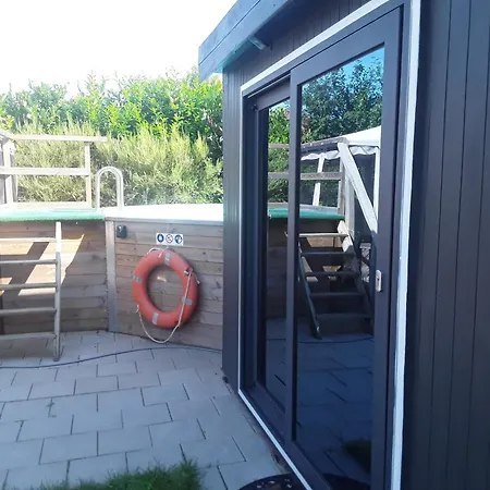 Ferienhaeuser Seeblick Nyaraló *